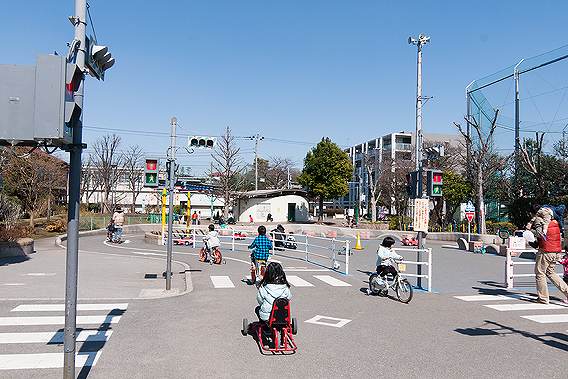 自転車練習ができる 交通公園 ってどんなところ グリーンマン８